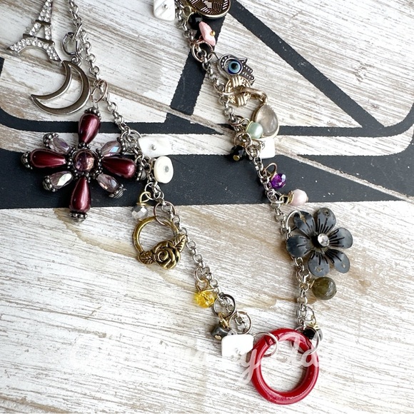 SILVER MULTI CHARMS STATEMENT PENDANTS NECKLACE - Picture 5 of 7